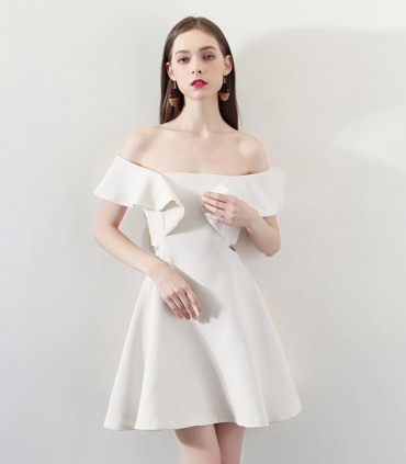 Off-shouder mini dress